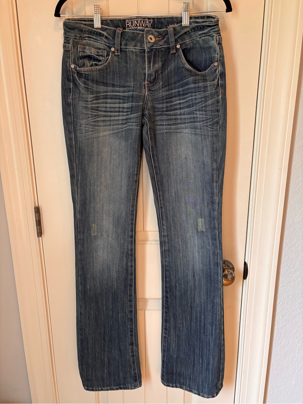 Runway refuge Y2K Bootcut denim Jeans women’s 6